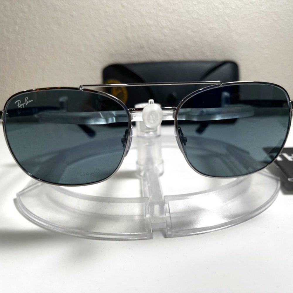 Ray-Ban sunglasses (RB3670). Polished gunmetal frame/blue-grey lenses